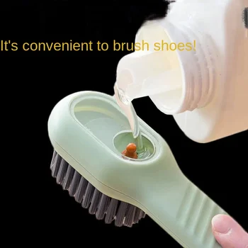 Čistiaci prostriedok môže byť pridaný na čistenie kefkou a mäkké kožušiny môže byť stlačené, aby sa kefa na topánky.